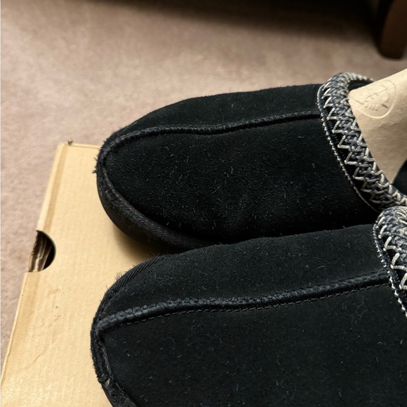 Women’s Ugg Tasman black size 9 used in fair condition with box - Picture 4 of 11